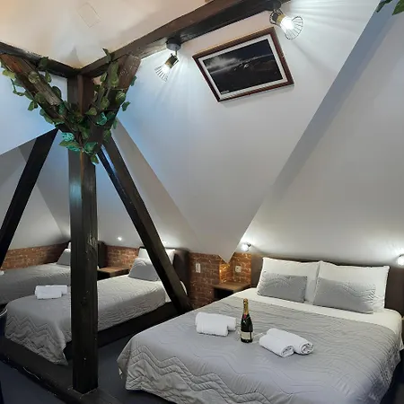 公寓 Hedonia Luxury 皮罗特