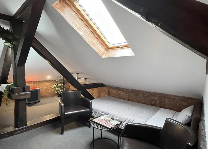 Hedonia Luxury 皮罗特